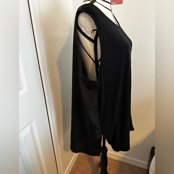 Plus size, black, sleeveless top from Lane Bryant. - Picture 2 of 6